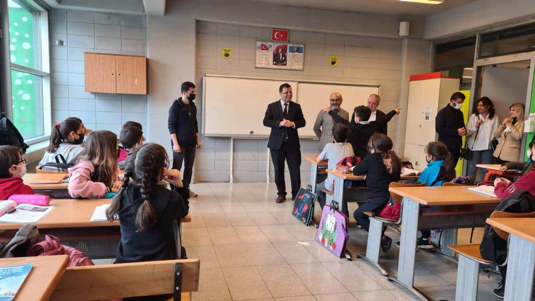 Kağıthane İlçe Milli Eğitim Müdürümüz Sayın Dr. Ufuk DİLEKÇİ, İlçemiz Ahmet Çuhadaroğlu Ortaokulu Ziyareti
