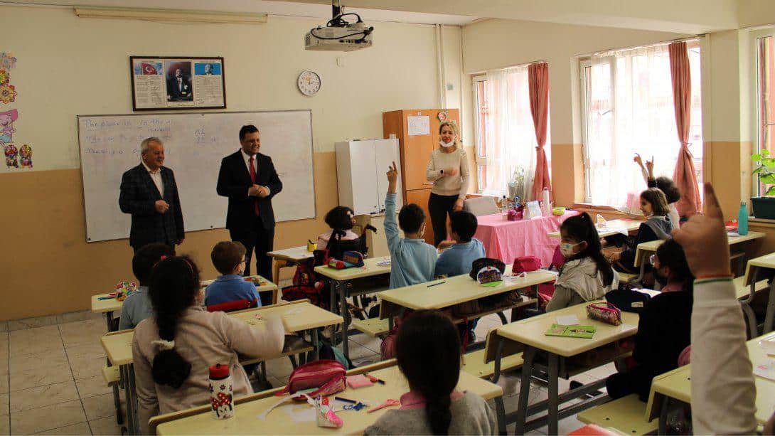 İlçe Milli Eğitim Müdürümüz Dr. Ufuk DİLEKÇİ, İlçemiz Yaşar Doğu İlkokulu Ziyareti