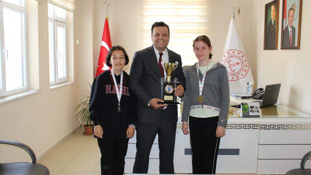 İlçemiz Hasbahçe Kız AİHL Öğrencileri Okullar Arası Okçuluk Yarışmalarında İstanbul Şampiyonluğunu Kazandı