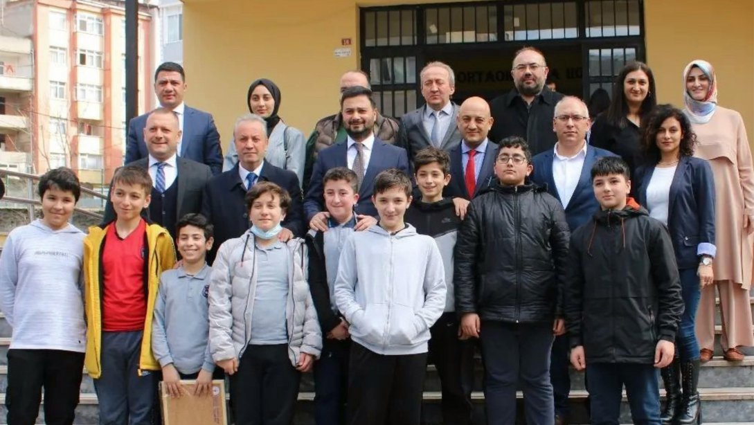 Kağıthane İlçe Milli Eğitim Müdürümüz Sayın Zekeriya POSTACI, İlçemiz Cengizhan Ortaokulu'nu Ziyaret Etti