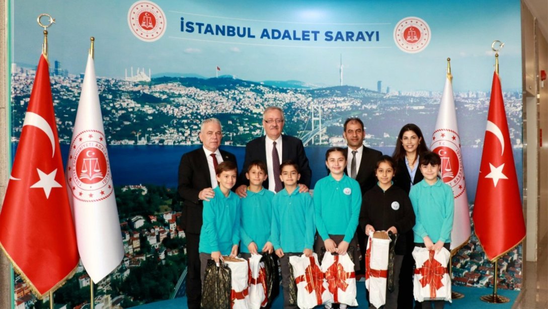 23 Nisan Ulusal Egemenlik ve Çocuk Bayramı Münasebetiyle Mehmet Akif Ersoy İlkokulu Öğrencilerimiz İstanbul Cumhuriyet Başsavcılığını Ziyaret Etti
