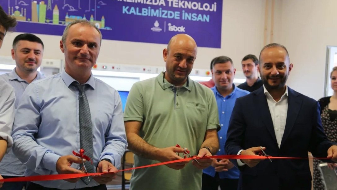 Gültepe Şehit Cihan Erat Mesleki ve Teknik Anadolu Lisesi'nde İSBAK Teknoloji Atölyesi Açılışı Gerçekleştirildi
