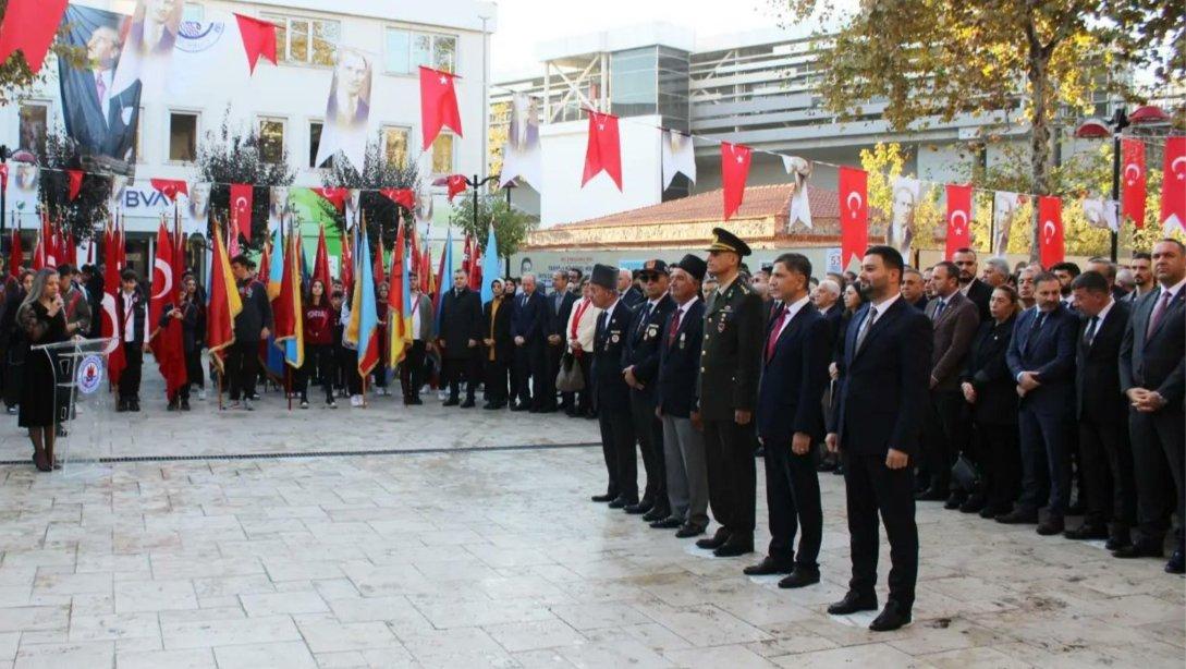 10 Kasım Atatürk'ü Anma Programı Münasebetiyle Çelenk Sunma Töreni Gerçekleştirildi