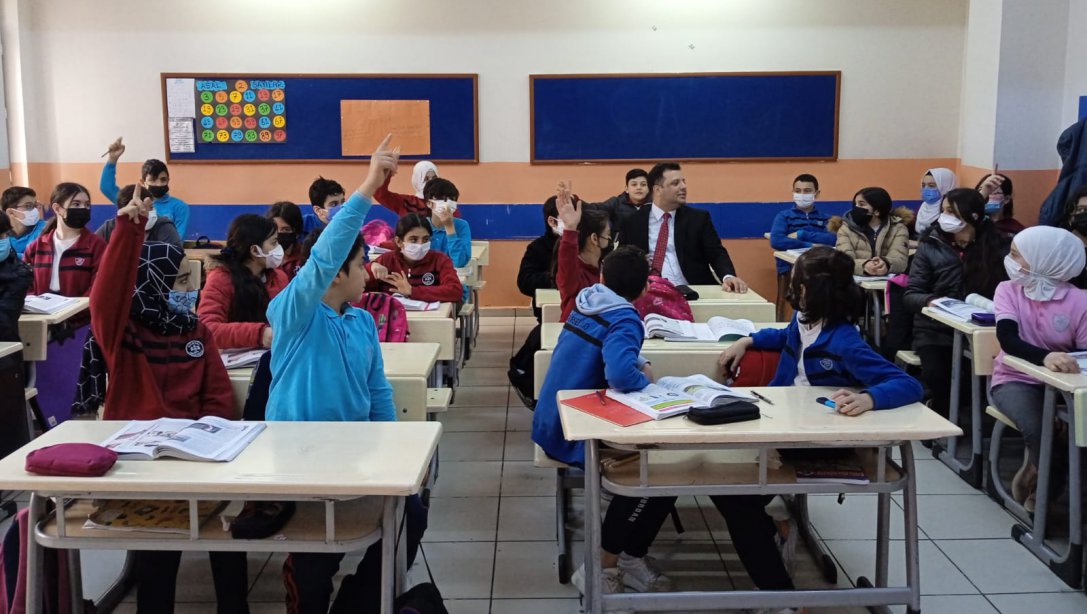 Kağıthane İlçe Milli Eğitim Müdürümüz Sayın Dr. Ufuk DİLEKÇİ, Gürsel Ortaokulu Ziyareti 