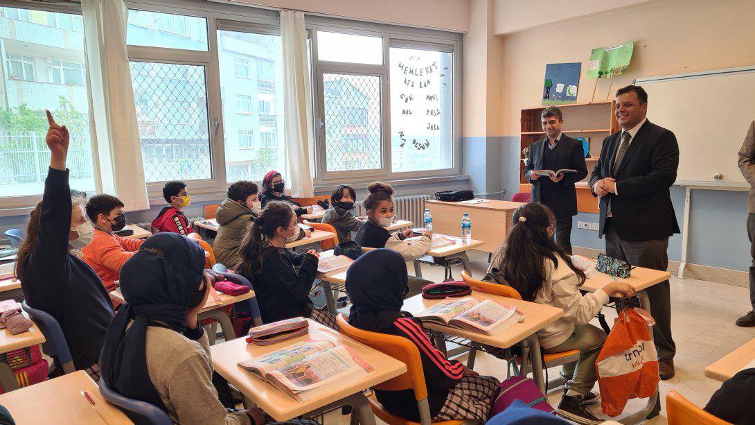 İlçe Müdürümüz Sn. Ufuk DİLEKÇİ, İlçemiz Hürriyet Anadolu Kız İmam Hatip Lisesi Ziyareti