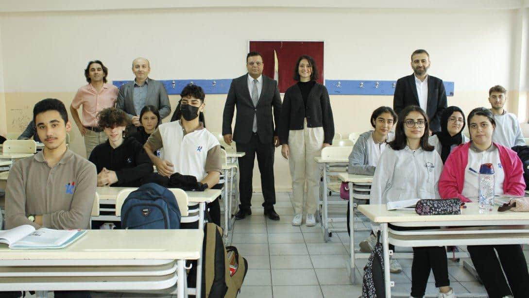 İlçe Milli Eğitim Müdürümüz Sayın Dr. Ufuk DİLEKÇİ, İlçemiz Vali Hayri Kozakçıoğlu Mesleki ve Teknik Anadolu Lisesi'ni Ziyaret Etti