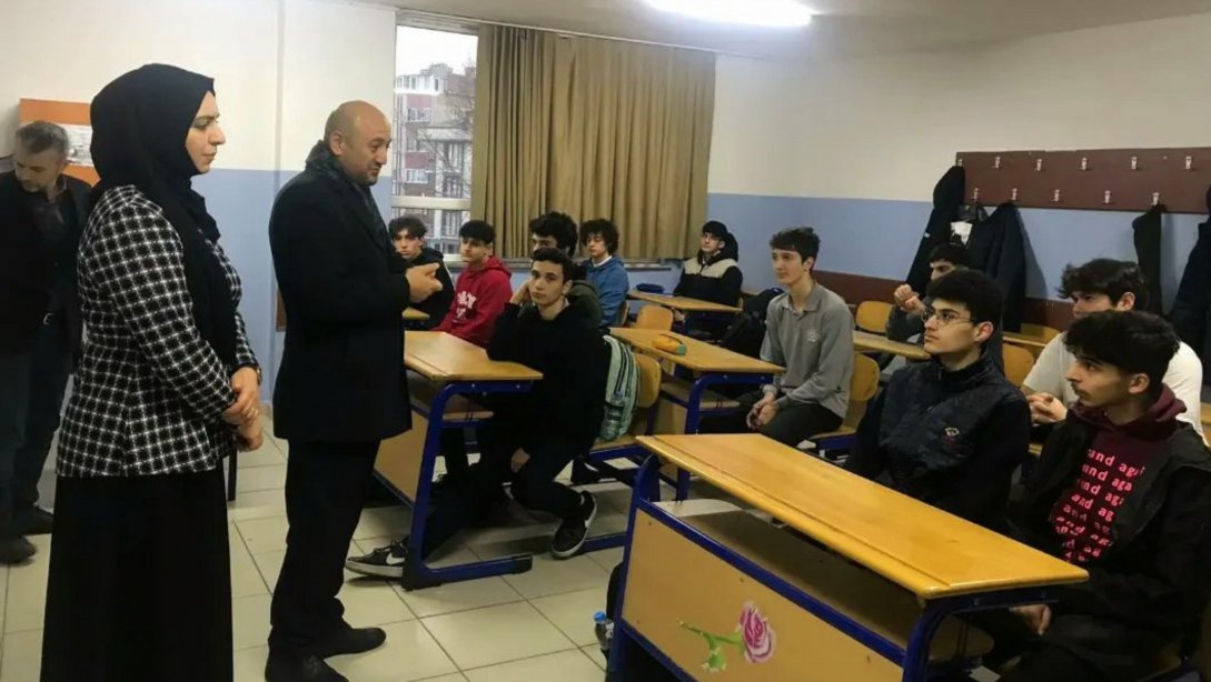 Kağıthane İlçe Milli Eğitim Müdürümüz Sayın Zekeriya POSTACI, İlçemiz Şehit Mustafa Sevim Anadolu İmam Hatip Lisesi'ni Ziyaret Etti
