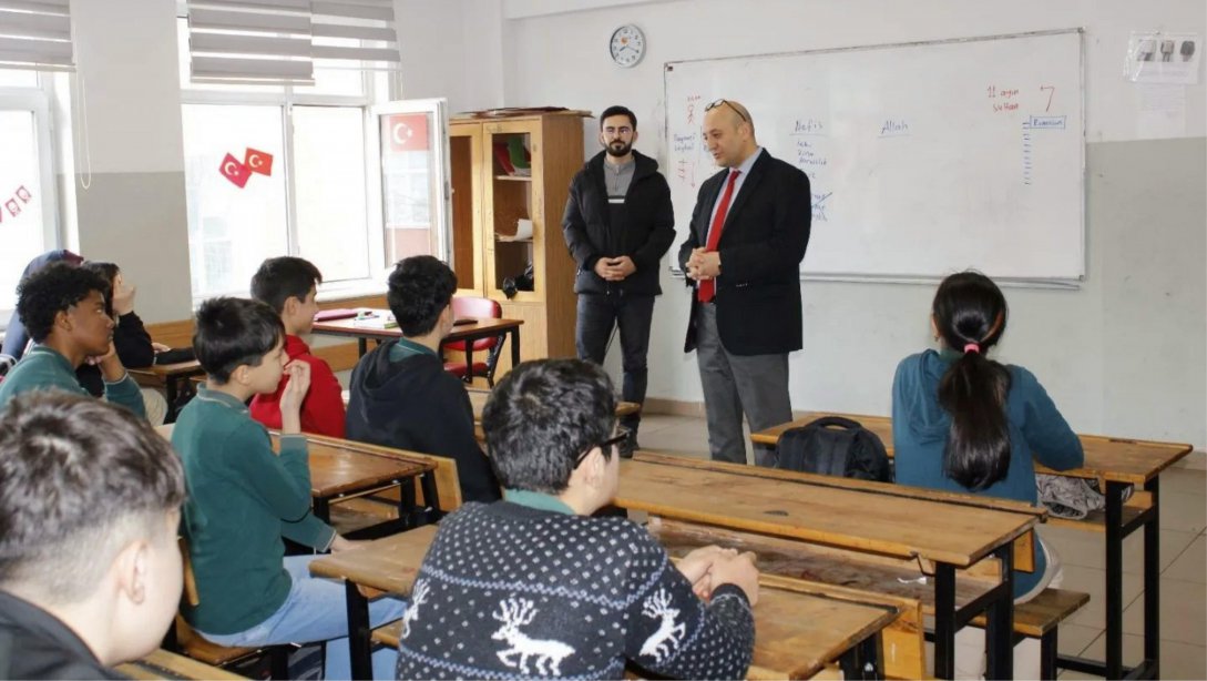 Kağıthane İlçe Milli Eğitim Müdürümüz Sayın Zekeriya POSTACI, İlçemiz Harmantepe Ortaokulu'nu Ziyaret Etti