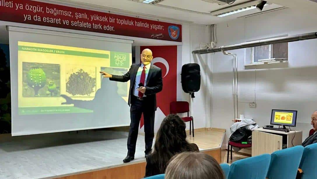 İlçe Millî Eğitim Müdürümüz Zekeriya Postacı, Âşık Veysel İlkokulundaki  