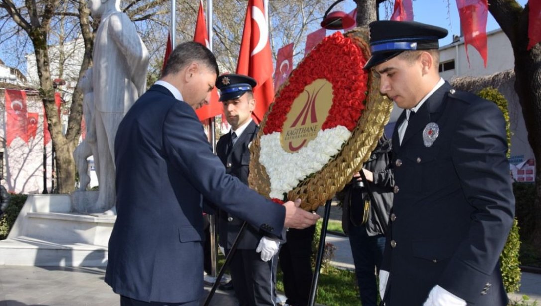 18 Mart Şehitleri Anma Günü ve Çanakkale Zaferi münasebetiyle Kaymakamımız Sayın Niyazi ERTEN ve İlçe Protokolünün katılımı ile Kâğıthane Meydanı Atatürk Anıtına 