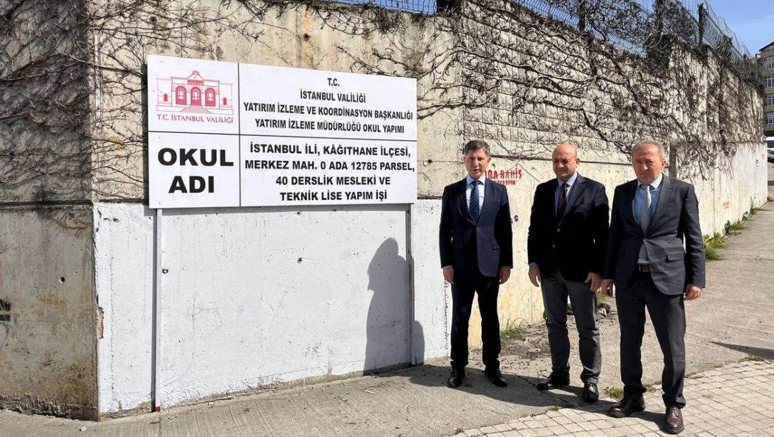 Kaymakamımız Sayın Niyazi ERTEN, İlçe Millî Eğitim Müdürümüz Zekeriya Postacı ve Şube Müdürümüz Ergin Şen; İstanbul Valiliği tarafından Merkez Mahallesi'nde yapılması planlanan Mesleki ve Teknik Anadolu Lisesi arazisinde incelemelerde bulundu.