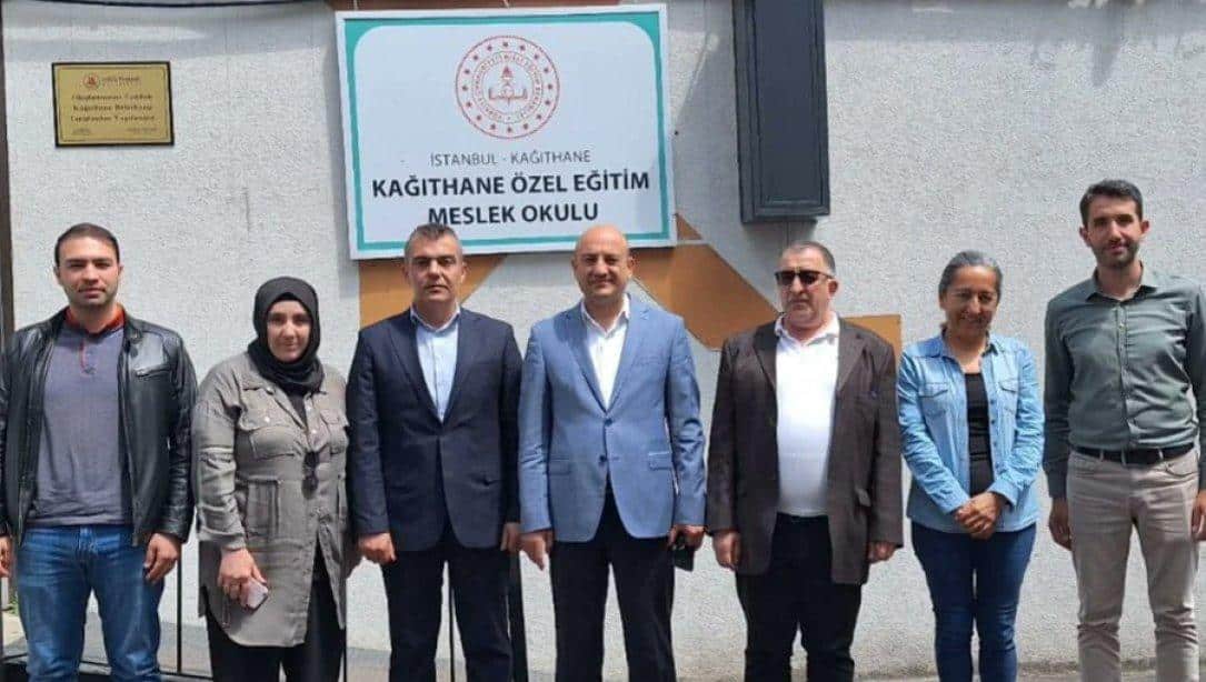 İlçe Millî Eğitim Müdürümüz Zekeriya POSTACI, Kâğıthane Özel Eğitim Meslek Okulunu ziyaret ederek öğretmen ve öğrencilerimizle bir araya geldiler.