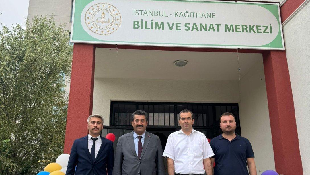 İlçe Millî Eğitim Müdürümüz Mustafa HOŞYİĞİT ve Şube Müdürümüz Anıl Vurkan YILMAZ, Kâğıthane Bilim ve Sanat Merkezini ziyaret ederek devam eden inşaat çalışmalarını incelediler.