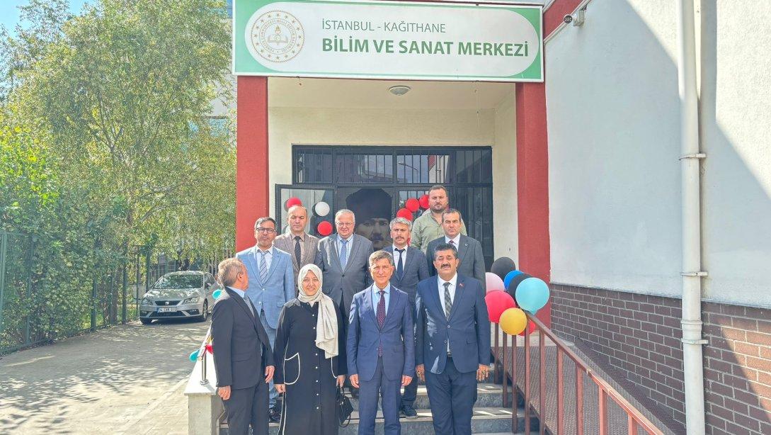 Kaymakamımız Sayın Niyazi ERTEN başkanlığında, İlçe Millî Eğitim Müdürümüz Mustafa HOŞYİĞİT ve Şube Müdürlerimizin katılımıyla Kâğıthane Bilim ve Sanat Merkezinde inşaatı teslim alınan, devam eden ve yapılması planlanan kurumlarla ilgili toplantı yapıldı.