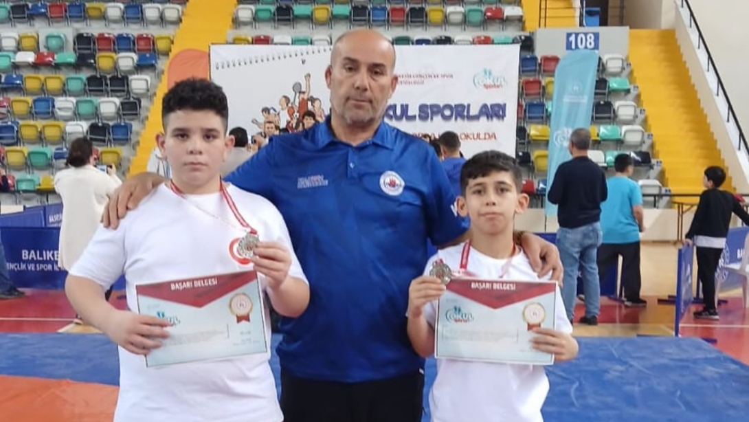 ŞAMPİYONAYA GİDİYORUZ 