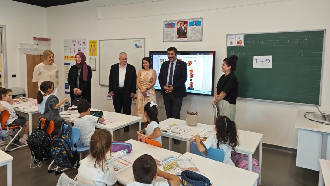 İLÇE MİLLİ EĞİTİM MÜDÜRÜMÜZ MUSTAFA HOŞYİĞİT, VADİ İSTANBUL ÖZEL LİV KOLEJİ'Nİ ZİYARET ETTİ.