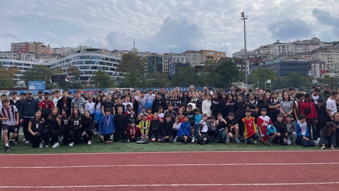 29 EKİM CUMHURİYET BAYRAMI KAPSAMINDA  ATLETİZM YARIŞMASI YAPILDI. 